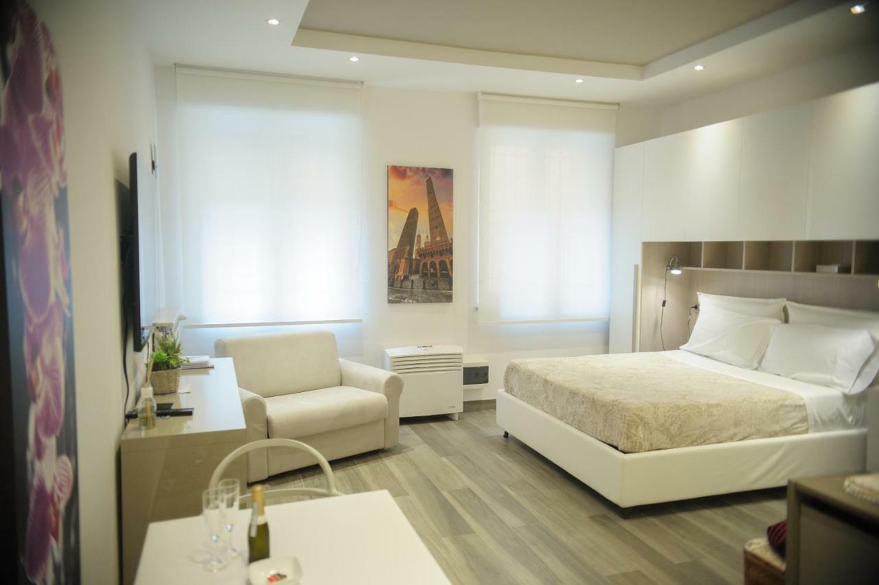 Andrea Luxury Apartments Strada Maggiore Studio 1 Болоня Екстериор снимка